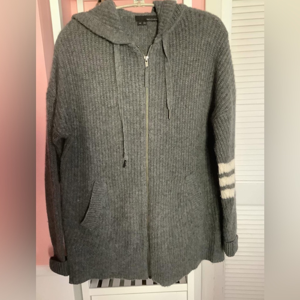 360 Cashmere Hooded Cardi heavy ply Xs runs big EUC